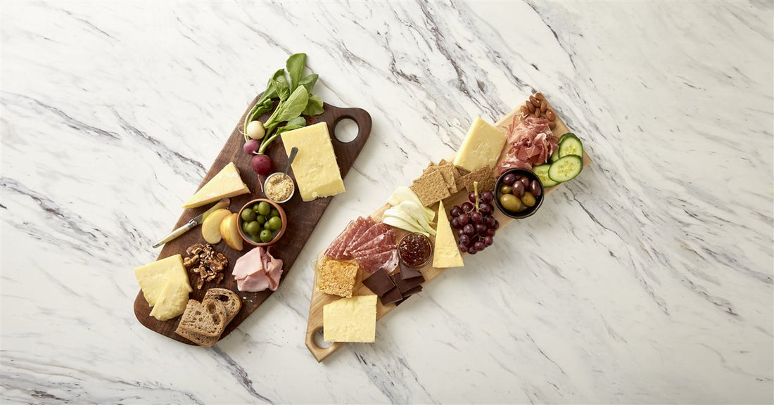 Create A Beautiful Holiday Cheeseboard!
