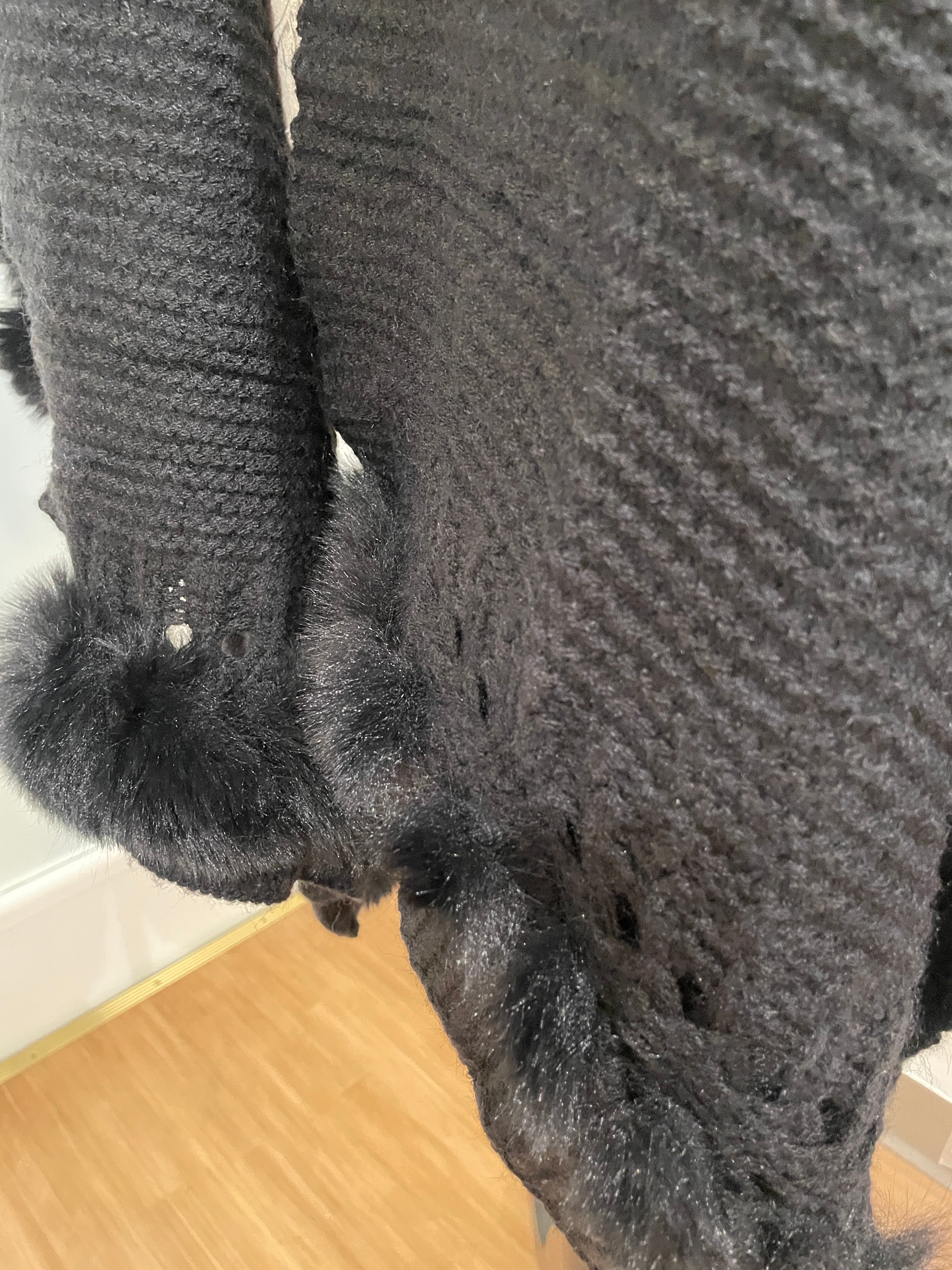 Elegant Faux Fur Trim Shawl
