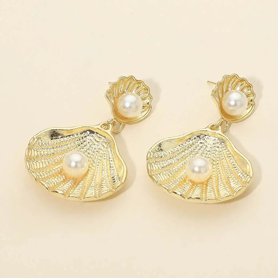 Sea Shell Themed Earrings (Silver or Gold)
